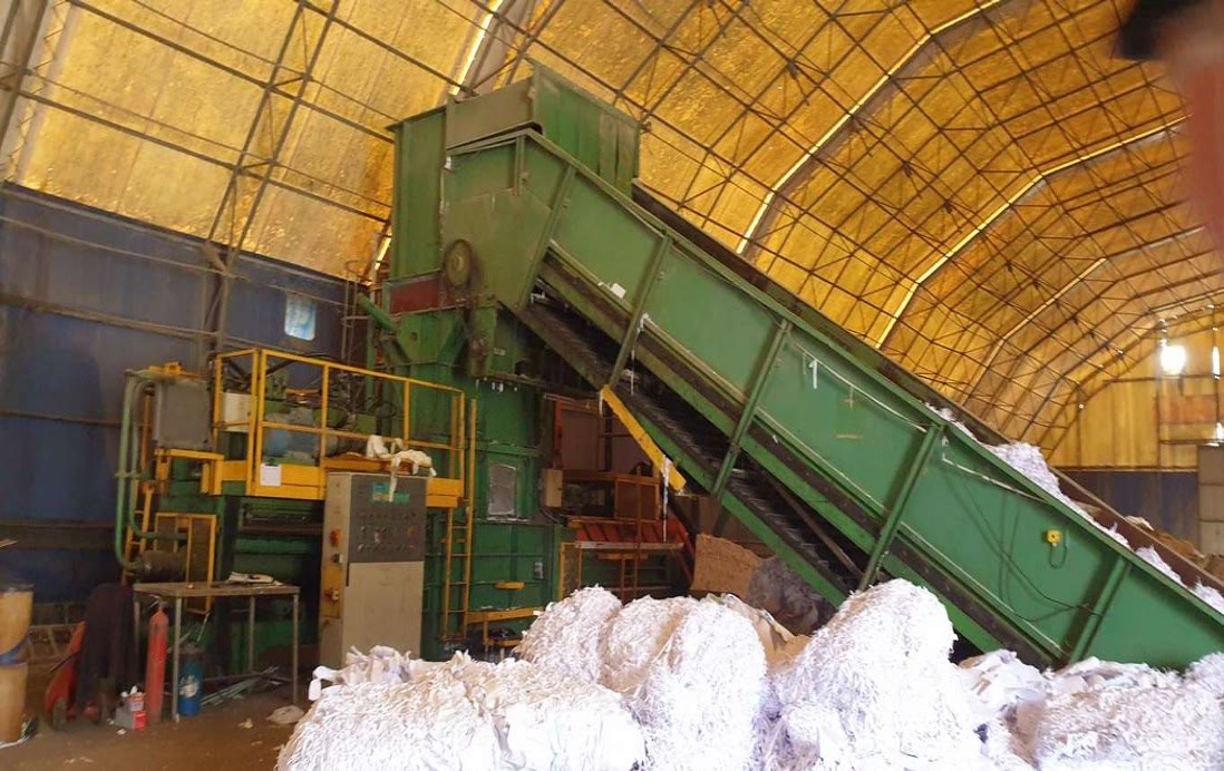 NADAF industrial press for conditioning paper and cardboard into bales